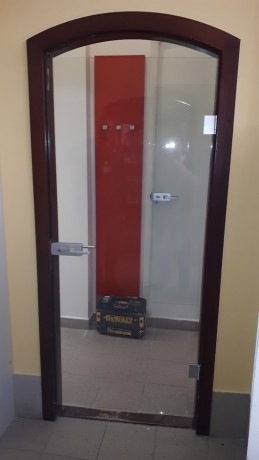 Instalace skleněných dveří pro SBP Šternberk